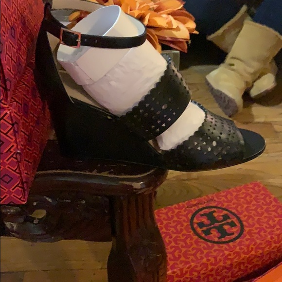 Shoes - Picture 2 of 3